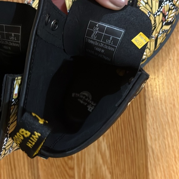 Dr Martens 1460 Butterfly Print Suede Lace Up Boots Size 6 NEW - Picture 10 of 14